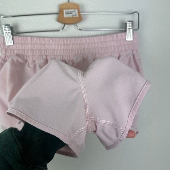 Lululemon Hotty Hot High-Rise Lined Short 2.5" 8 Strawberry Milkshake Mesh Swift - Picture 8 of 10